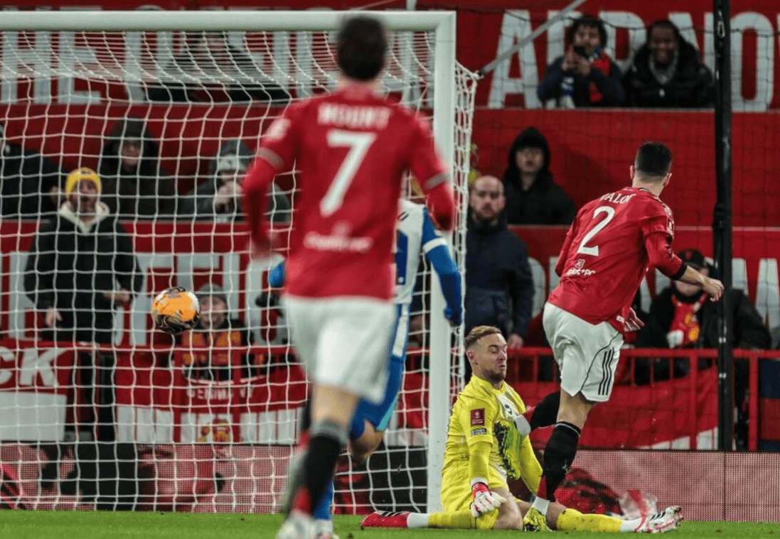 一场1-2，让曼联耻辱出局，两大杯赛淘汰，7亿欧豪阵也没用